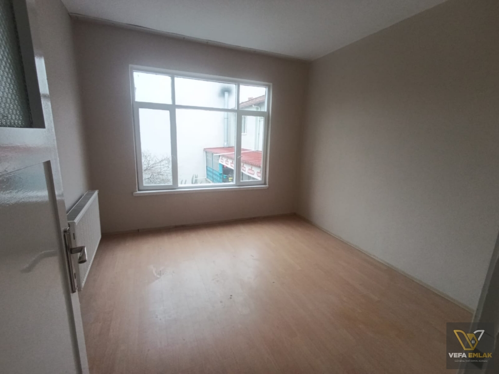 UŞAK ÖZER HAMAMI VE HALK EĞİTİM YANINDA KİRALIM 3+1 DAİRE