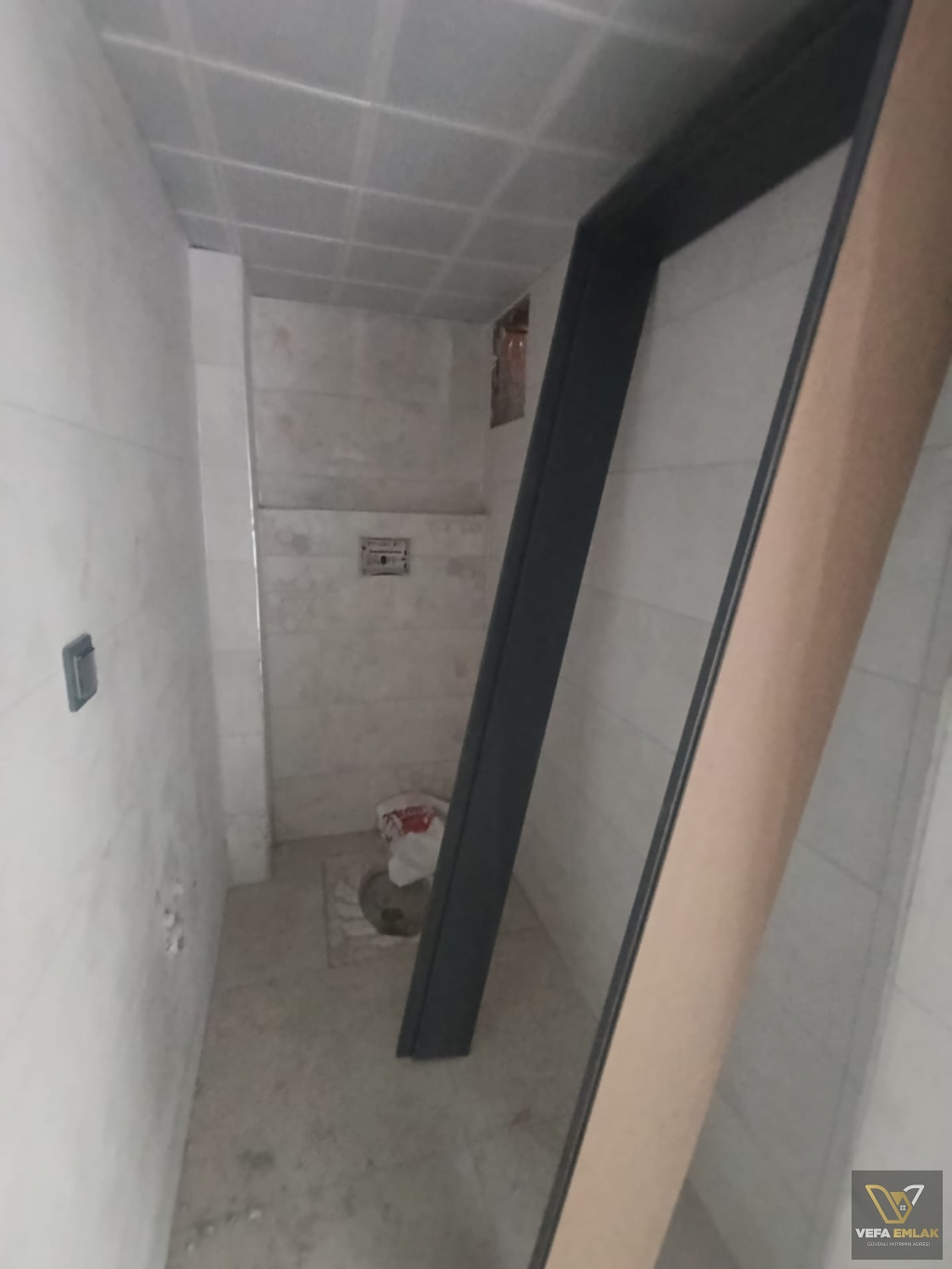 UŞAK KEMALÖZ MAH DİŞ HASTANESİ YAKINI SATILIK 3+1 DAİRE