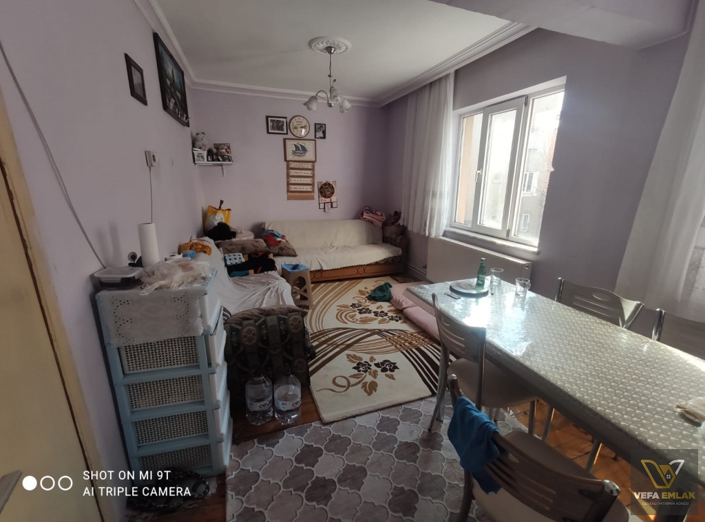 KÜÇÜK ÇARŞI YAKINI 3 KATLI  SATILIK MÜSTAKİL Ev