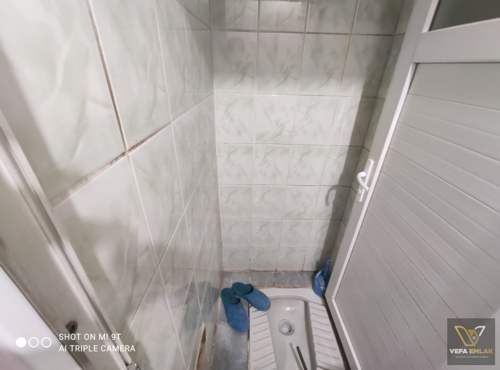 SARAYALTI MAH. SEHER CAMİİ YAKININDA MÜSTAKİL 1 KAT 130 m 2 SATILIK DAİRE