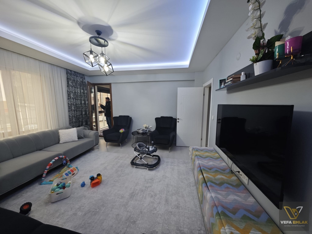 CUMHURİYET MAH.ESKİ FİZİK TEDAVİ HASTANESİ YAKININDA SATILIK 2+1 DAİRE