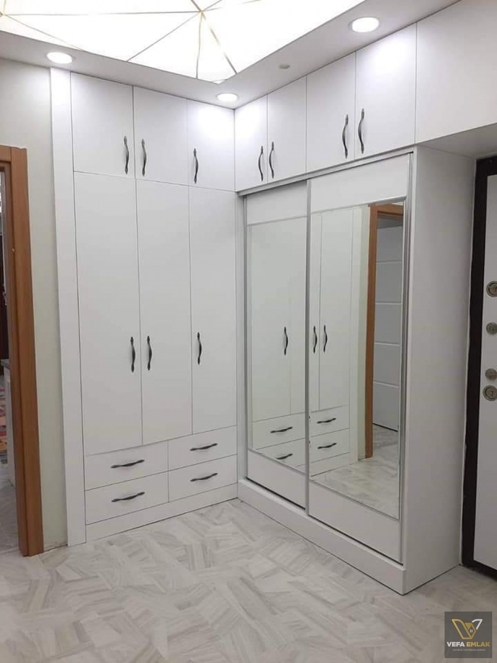 FATİH MAHALLESİ RAVZA CAMİ YAKINI 172 m2 3+1 ULTRA LÜX YAPIM SATILIK DAİRE